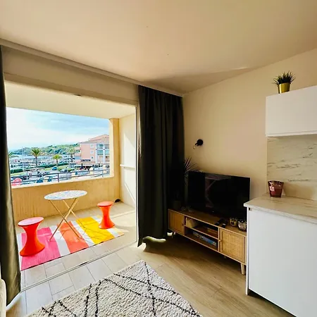 Apartment Face A La Mer, Coucher De Soleil *